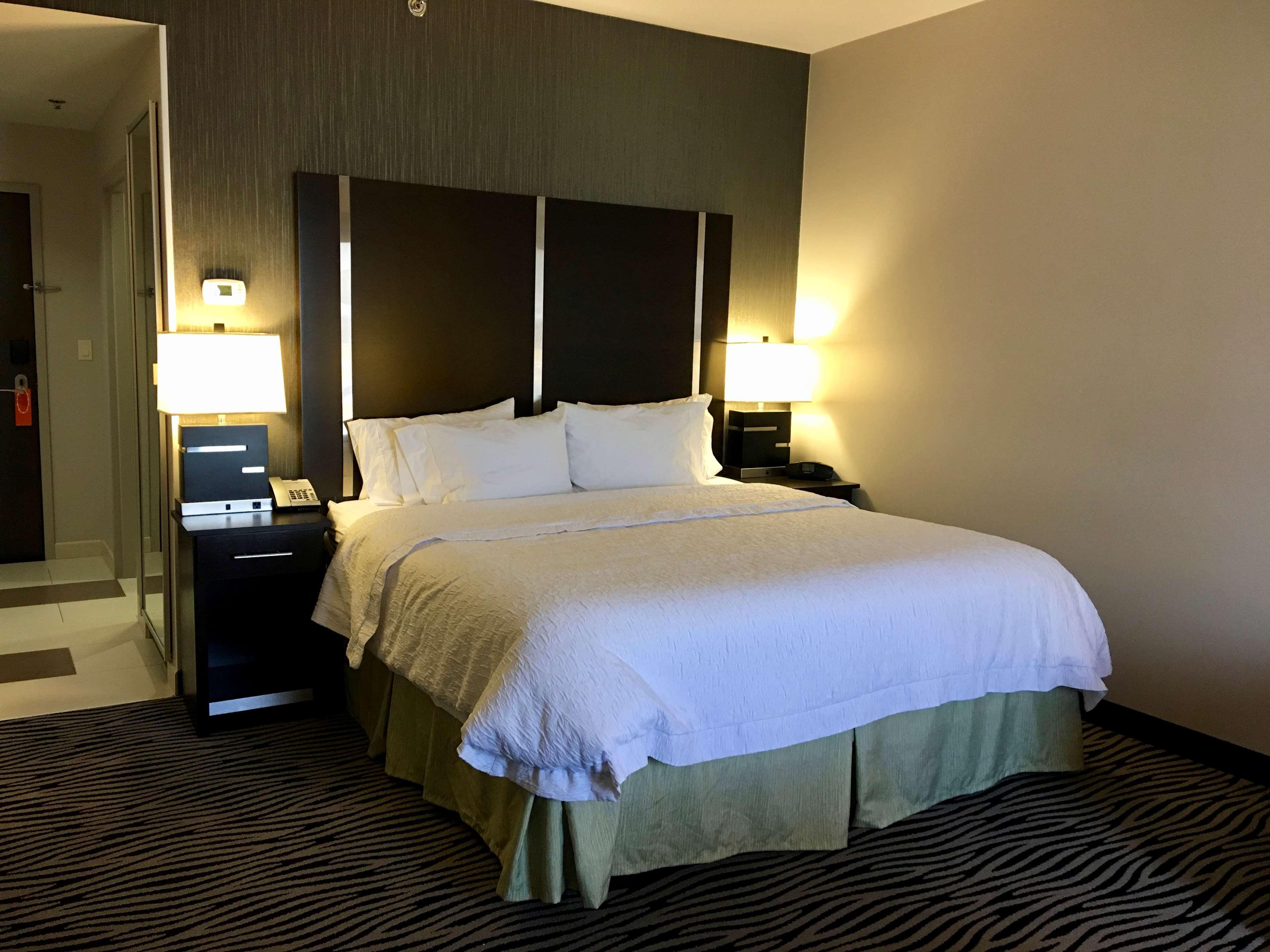 Hampton Inn And Suites Tulsa Central Exterior foto