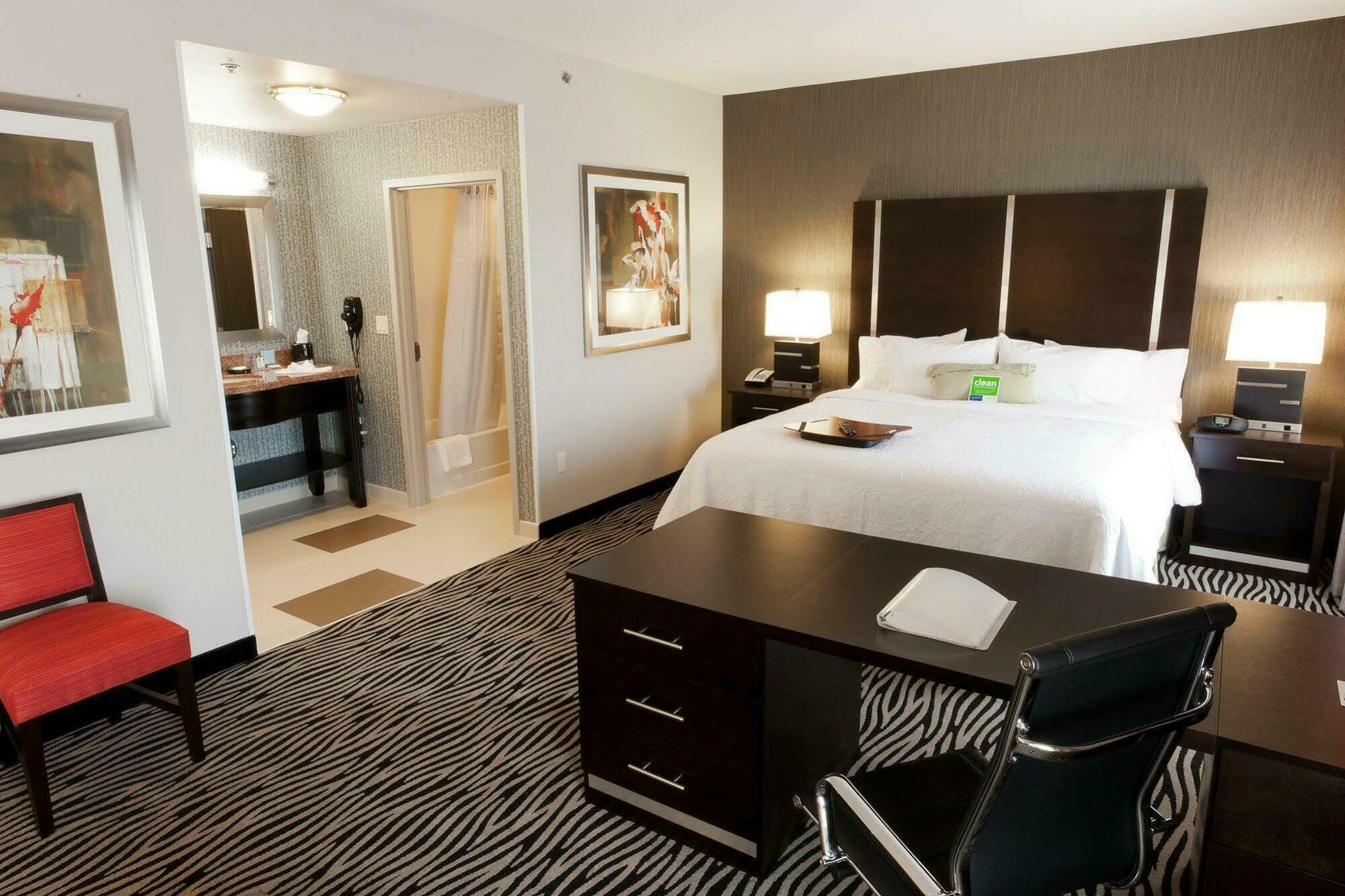 Hampton Inn And Suites Tulsa Central Quarto foto